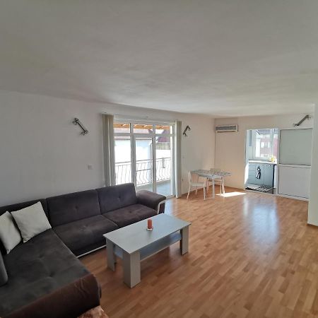 4Th Floor Apartment Burgas Luaran gambar
